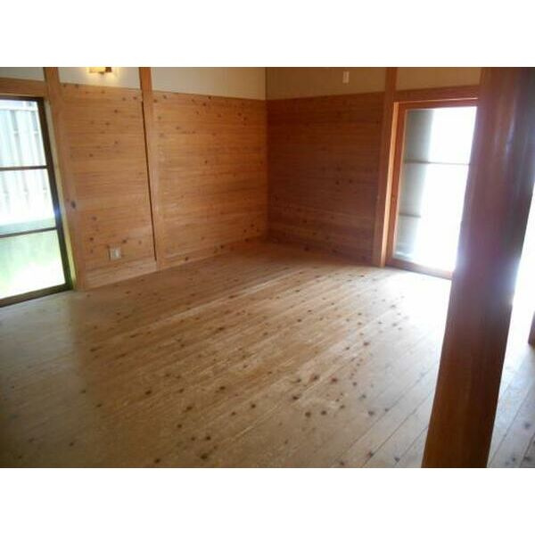 岸和田市別所町３丁目の一戸建ての居間・リビング|居間です