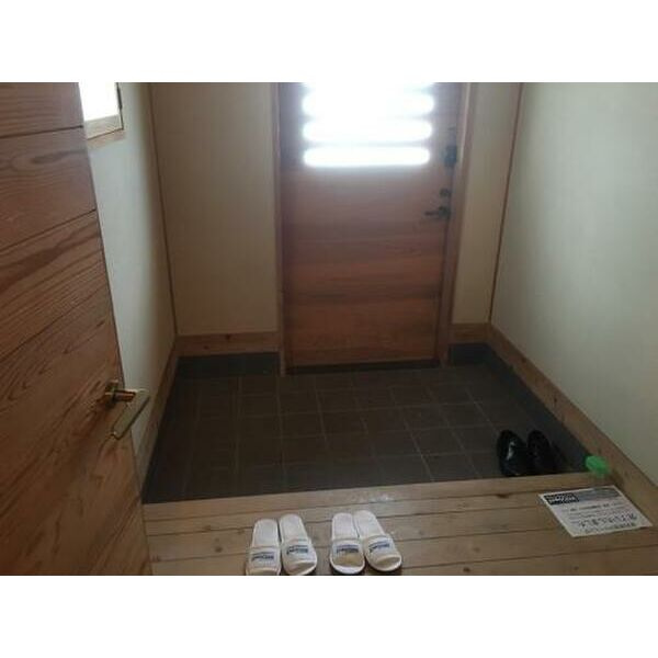 岸和田市別所町３丁目の一戸建ての玄関|ゆったりとした玄関です