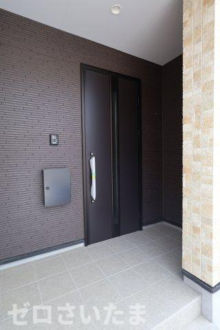 《仲介手数料無料》大宮区三橋４丁目220-1新築一戸建てケイアイグレイスの玄関