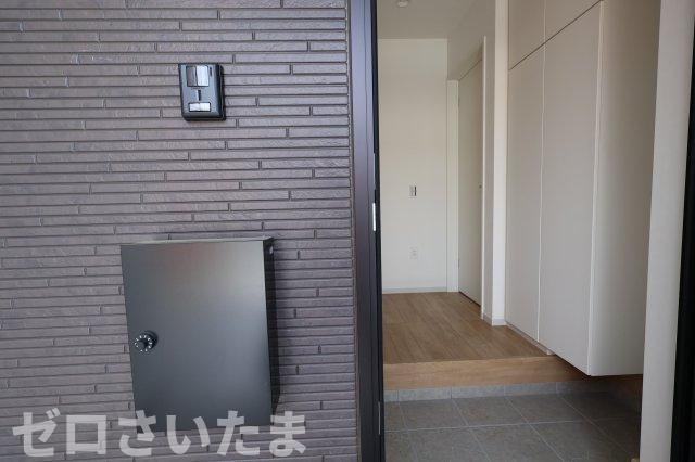 《仲介手数料無料》大宮区三橋４丁目220-1新築一戸建てケイアイグレイスの玄関