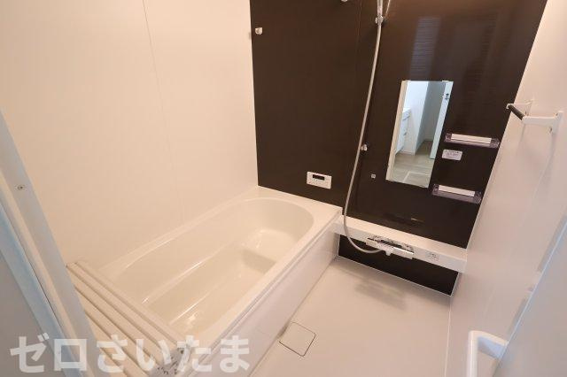 《仲介手数料無料》大宮区三橋４丁目220-1新築一戸建てケイアイグレイスの浴室