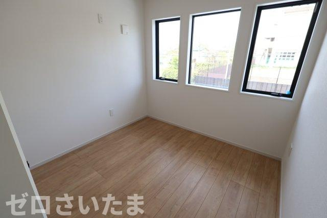 《仲介手数料無料》大宮区三橋４丁目220-1新築一戸建てケイアイグレイスの洋室