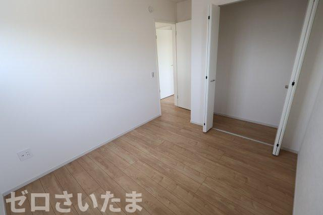《仲介手数料無料》大宮区三橋４丁目220-1新築一戸建てケイアイグレイスの洋室