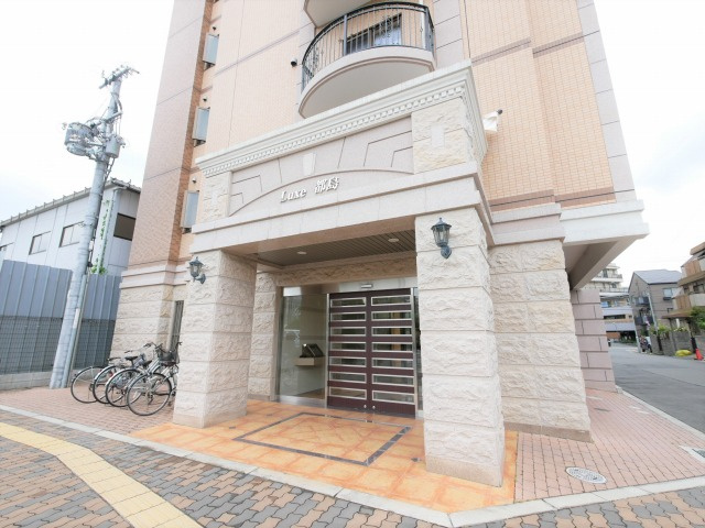 Uresidence京橋のエントランス