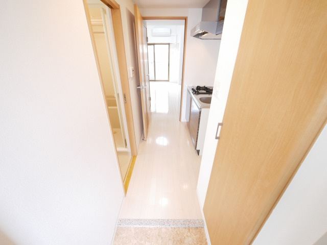 Uresidence京橋の玄関