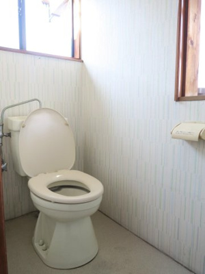 【トイレ】 | 笹原町1丁目貸家 | 二階のトイレです。トイレが二つあるととても便利です!(^^)