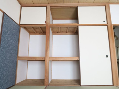 【収納】 | 笹原町1丁目貸家 | 2階の和室には各部屋に大きな収納があります。
