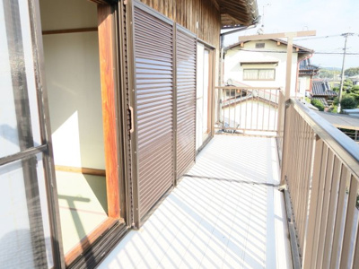 【バルコニー】 | 笹原町1丁目貸家 | 日当たりの良いバルコニーです。洗濯物が良く乾きそうです。