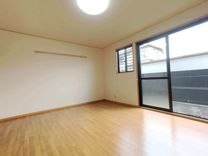 岸和田市藤井町１丁目のハイツの居間・リビング|使いやすいリビングです