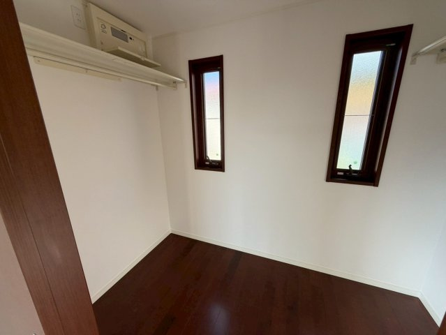 水無瀬町中古戸建の収納|大きなサイズのものも収納することができるウォークインクローゼット！