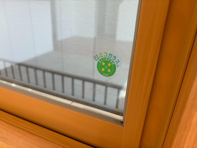 水無瀬町中古戸建の設備|複合サッシが全窓に採用されており、結露対策も安心