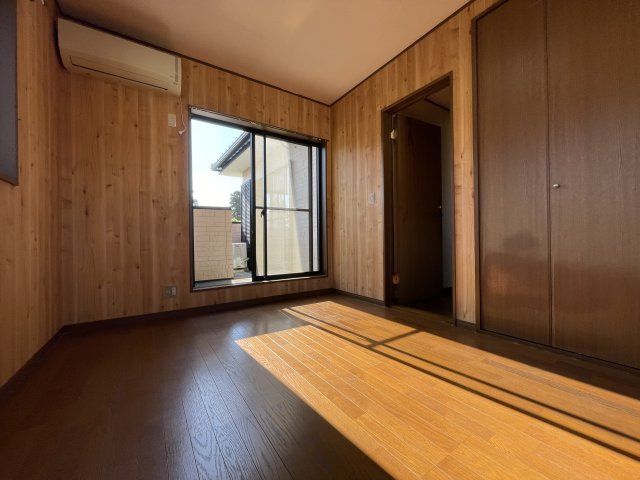 上谷新田戸建の洋室