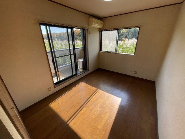 上谷新田戸建の洋室