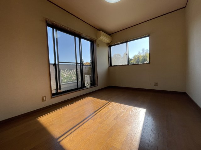 上谷新田戸建の洋室