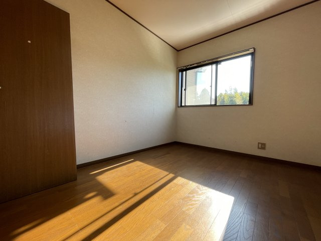 上谷新田戸建の洋室