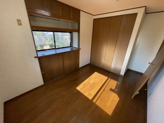 上谷新田戸建の洋室