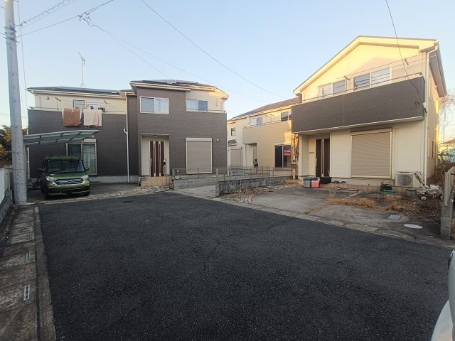 北葛飾郡松伏町　大字松伏　中古戸建の前面道路含む現地写真|前面道路含む現地写真です