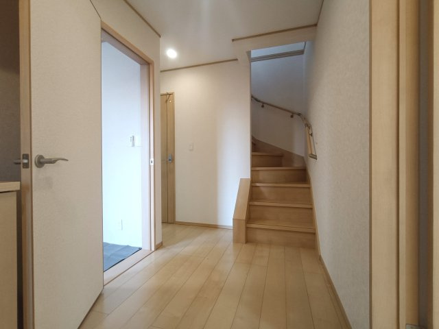 北葛飾郡松伏町　大字松伏　中古戸建の設備|廊下