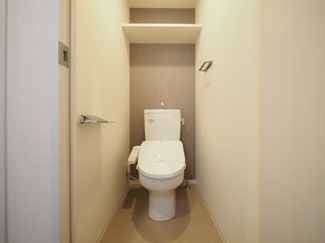 【トイレ】 | エスリード大阪梅田リュクス | 清潔感のあるトイレです