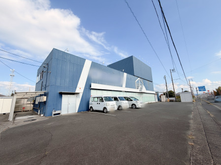 新原貸店舗の駐車場