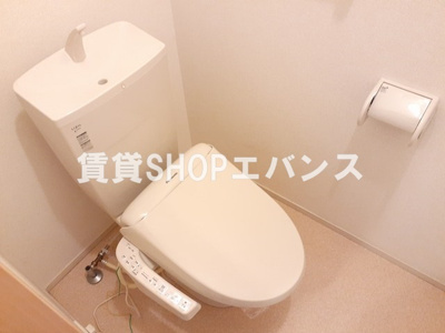 【トイレ】 | サンライトIII | ゆったりとした空間のトイレです