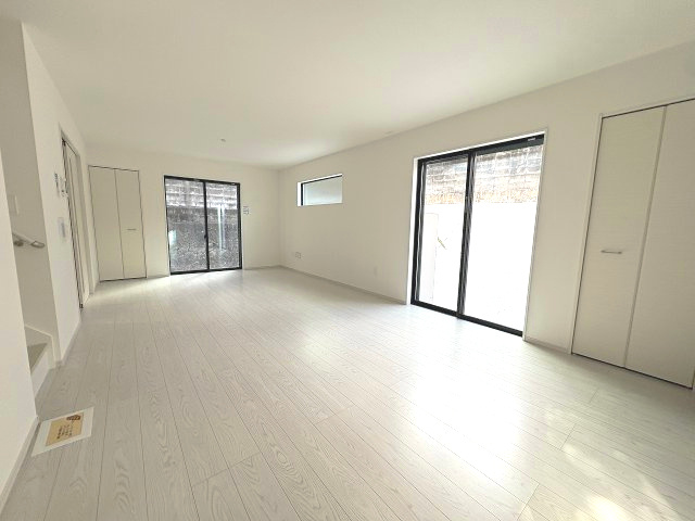 【居間・リビング】 | 福岡市中央区小笹4丁目1期　1号棟（全2棟）【仲介手数料無料・0円】 | 現地写真。1階和室です。