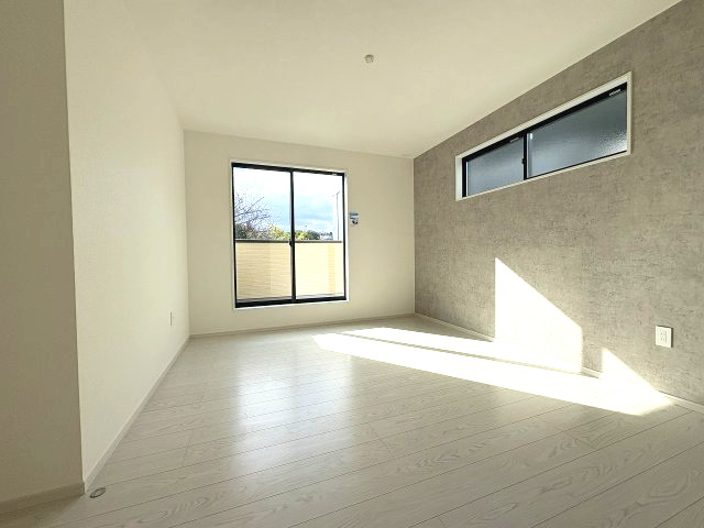 【寝室】 | 福岡市中央区小笹4丁目1期　1号棟（全2棟）【仲介手数料無料・0円】 | 現地写真。2階主寝室です。