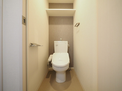 【トイレ】 | エスリード大阪梅田リュクス | 清潔感のあるトイレです
