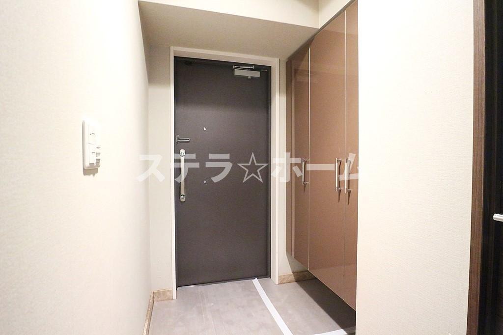 メゾンドール瓢箪山の玄関|きれいな玄関です