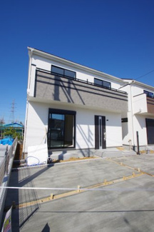 【前面道路含む現地写真】 | 【仲介手数料無料！！】府中市日新町5丁目　新築戸建て（全3棟）1号棟　5290万円