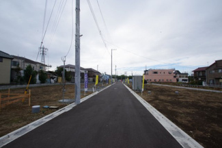 【前面道路含む現地写真】 | 【仲介手数料無料！！】府中市日新町5丁目　新築戸建て（全3棟）1号棟　5290万円