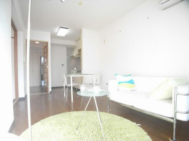 さいたま市浦和区常盤７丁目のアパートの居間・リビング