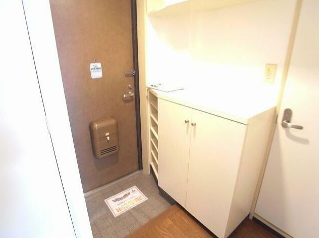 さいたま市浦和区常盤７丁目のアパートの玄関