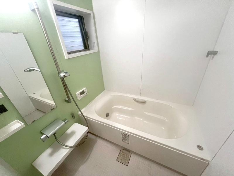 高知市六泉寺町　中古戸建ての浴室