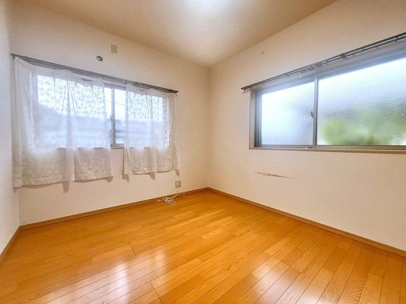 高知市六泉寺町　中古戸建ての洋室|２F：5.2洋室