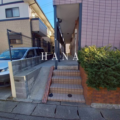スタジオーネ弐番館のエントランス