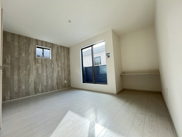 【寝室】 | 福岡市中央区小笹4丁目1期　2号棟（全2棟）【仲介手数料無料・0円】 | 現地写真。2階主寝室です。