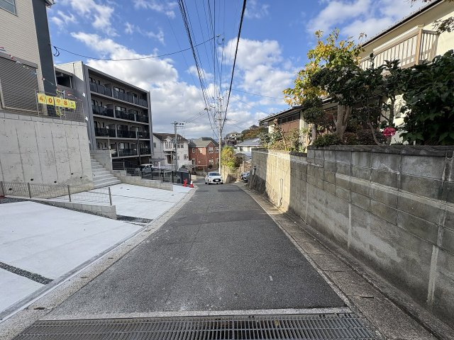 【その他】 | 福岡市中央区小笹4丁目1期　2号棟（全2棟）【仲介手数料無料・0円】 | 現地写真。前面道路です。