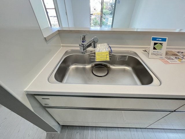 【キッチン】 | 福岡市中央区小笹4丁目1期　2号棟（全2棟）【仲介手数料無料・0円】 | 現地写真。