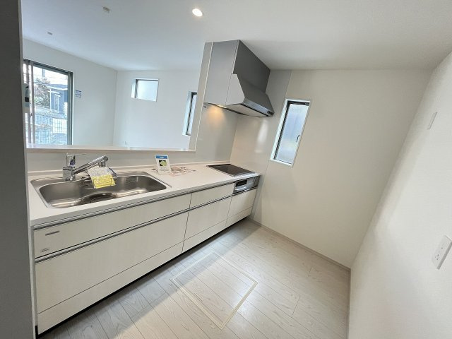【キッチン】 | 福岡市中央区小笹4丁目1期　2号棟（全2棟）【仲介手数料無料・0円】 | 現地写真。