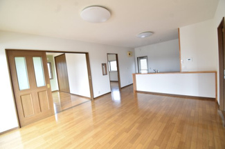 【居間・リビング】 | 鹿屋市寿２丁目　中古戸建