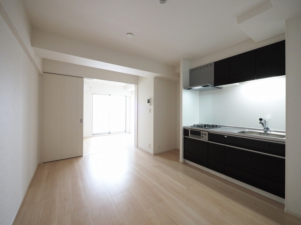 大阪市生野区中川２丁目の賃貸マンションの居間・リビング