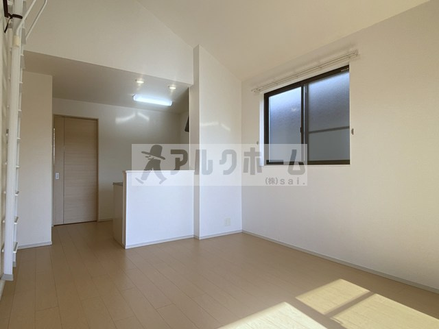 ブルースカイ3の居間・リビング