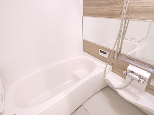 ニューナインの浴室|落ち着いた空間のお風呂です