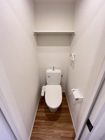 大阪市城東区野江４丁目の賃貸マンションのトイレ