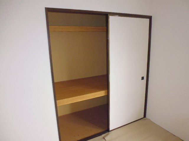 ファミール山岡の収納|押入れ