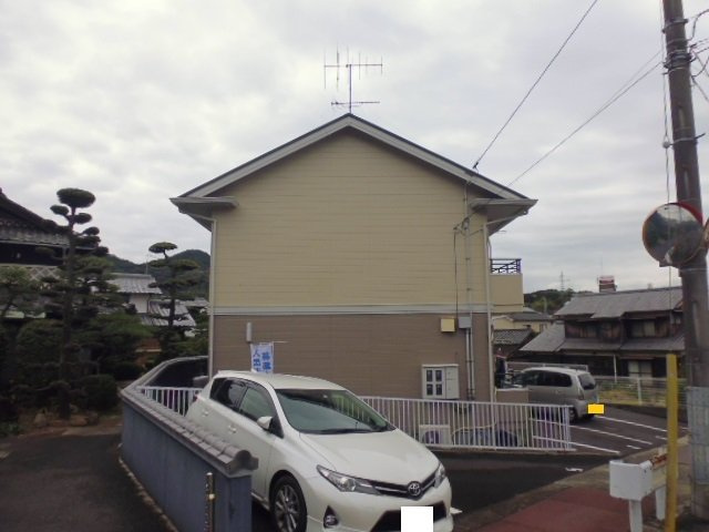 ファミール山岡の外観