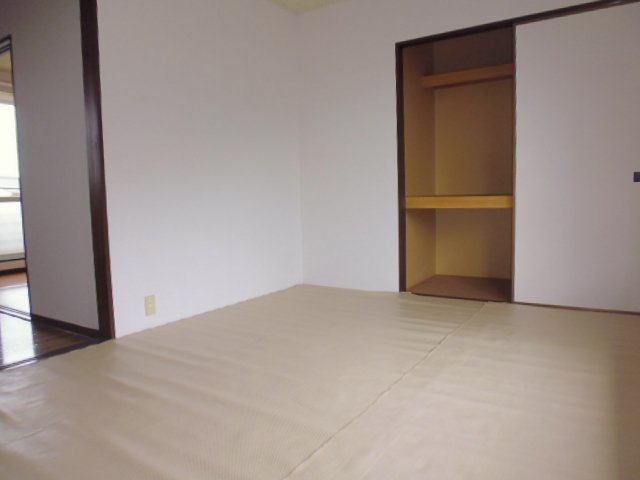 ファミール山岡の内装|洋室に変更