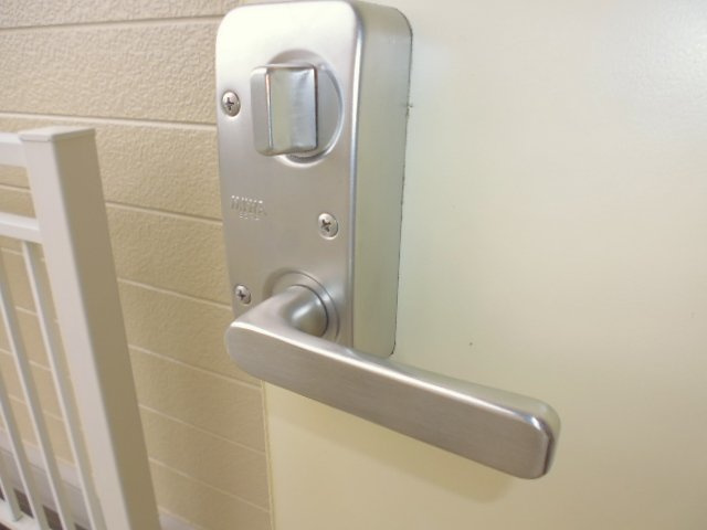 ファミール山岡の玄関