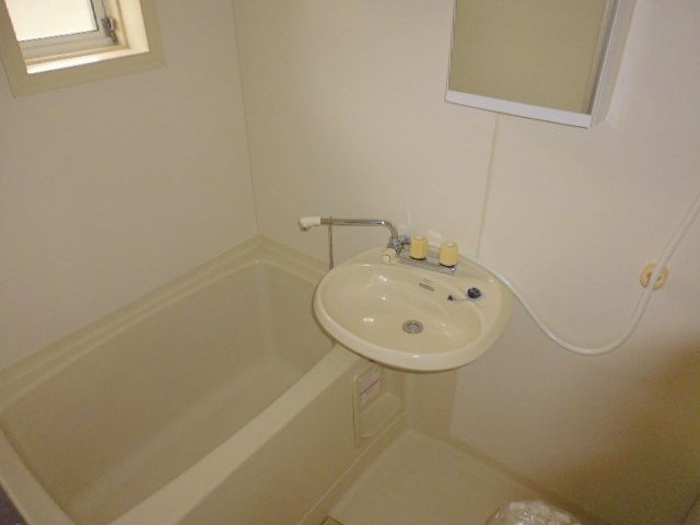 ファミール山岡の浴室